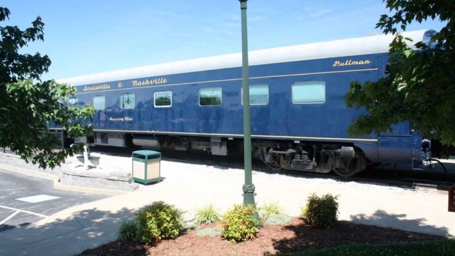 Bowling Green: Historic RailPark & Train Museum Entry & Tour - Comparing Classes in the Towering Pine Sleeper