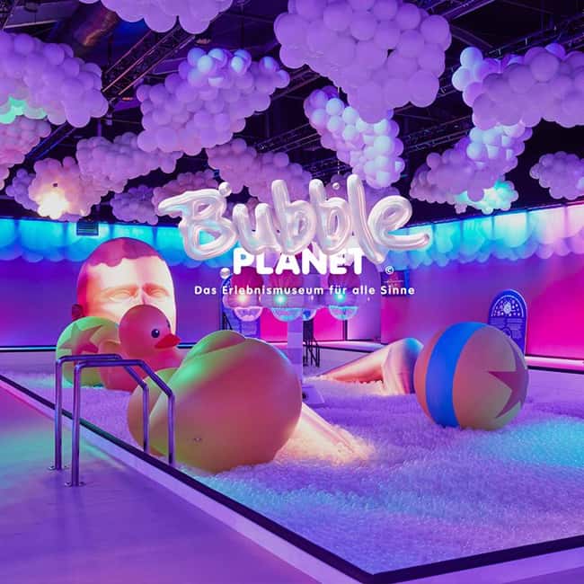 Bubble Planet Berlin: An Experience Museum for All Your Senses - VR, illusions, and the balloon flight simulator