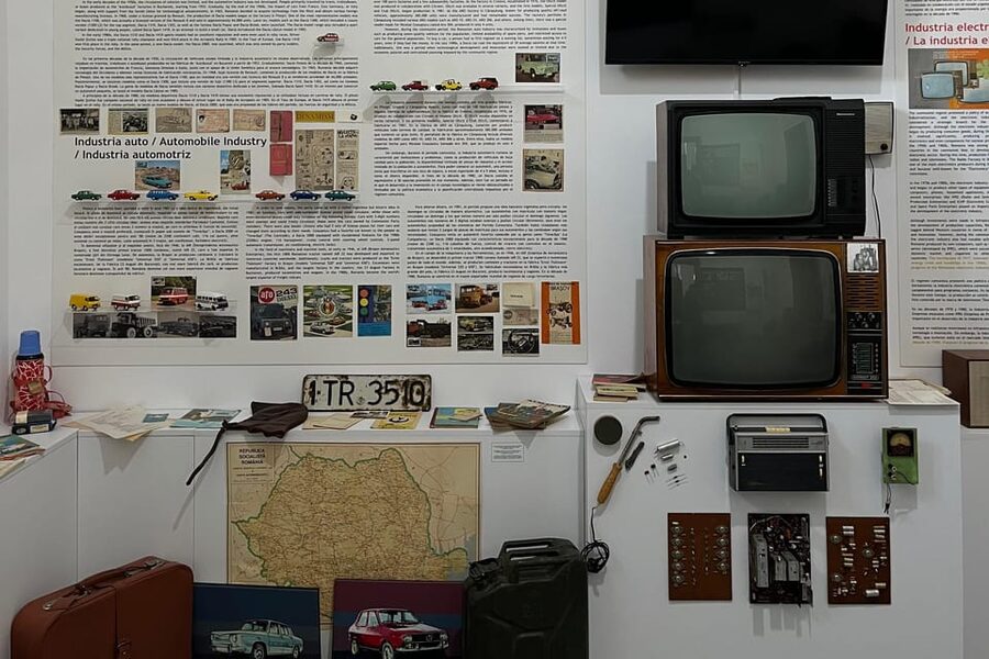 Bucharest: Dinner+Tour at Museum of Communism after closing - Who should book this $55 experience?