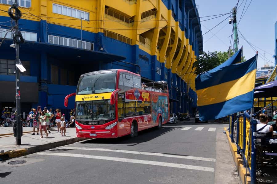 Buenos Aires: Hop-On Hop-Off Bus and Football Museums - La Boca, San Telmo, and Puerto Madero from the top deck