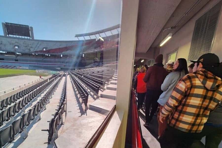 Buenos Aires: River Plate and Boca Juniors Museum Tour - Two clubs, two very different identities