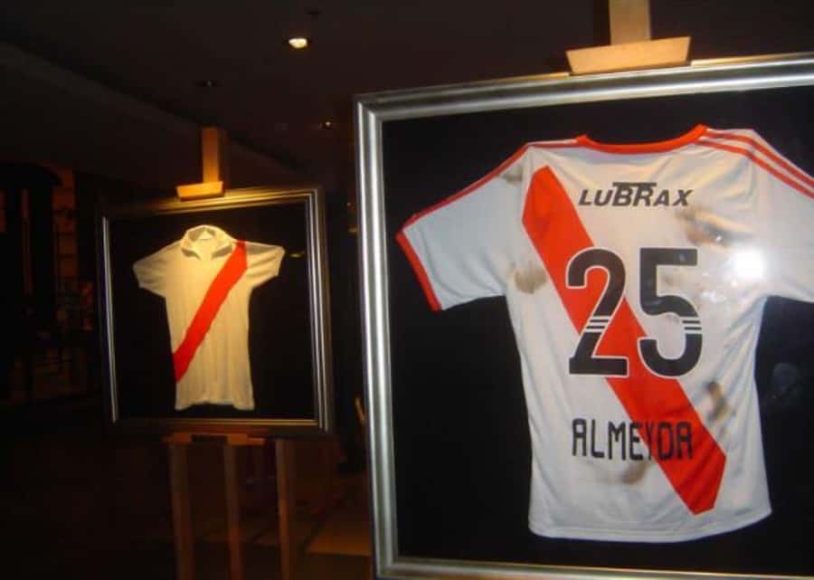 Buenos Aires: Tickets to River Plate Museum - The 360 cinema shows football as a feeling