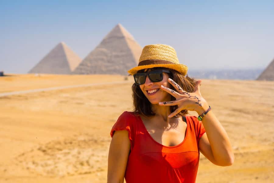 Cairo: All-Inclusive Giza Pyramids & Egyptian Museum Tour - Guides, language, and the quality of the day