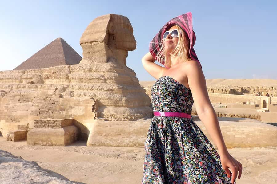 Cairo: All-Inclusive Giza Pyramids & Egyptian Museum Tour - Meeting the Great Sphinx at close range
