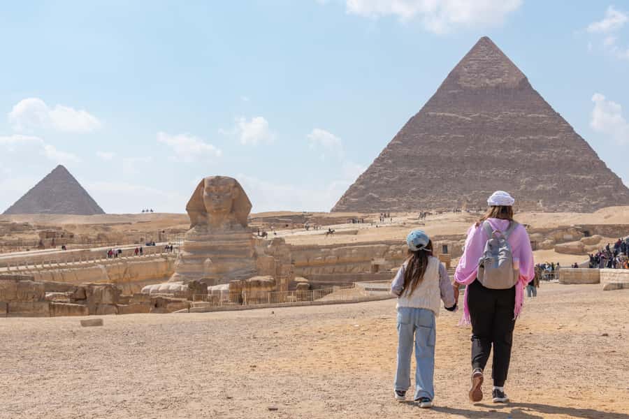 Cairo: Female-Guided Pyramids, Sphinx & Museum City Tour - Khan el-Khalili: photos, shopping, and firm boundaries