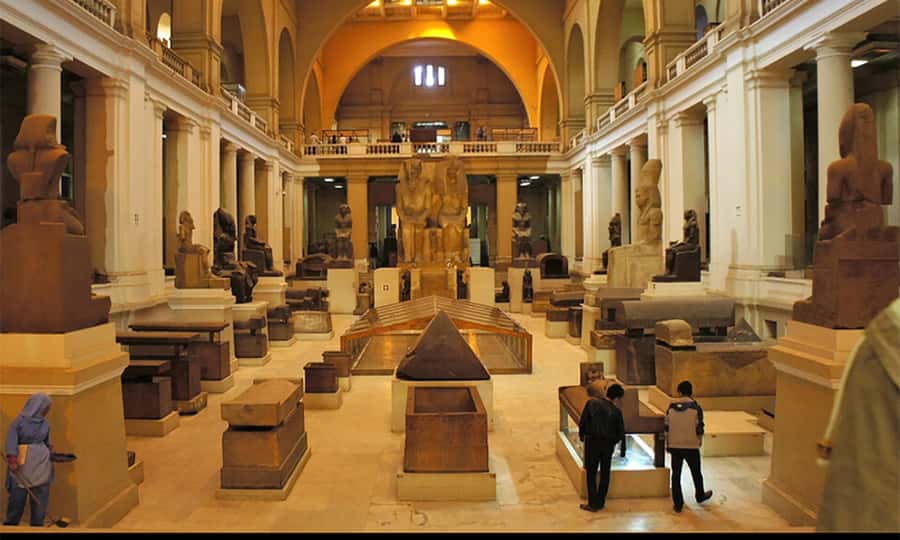 Cairo: Giza Pyramids, Egyptian Museum & Nile Dinner Cruise. - The Egyptian Museum after the open-air monuments