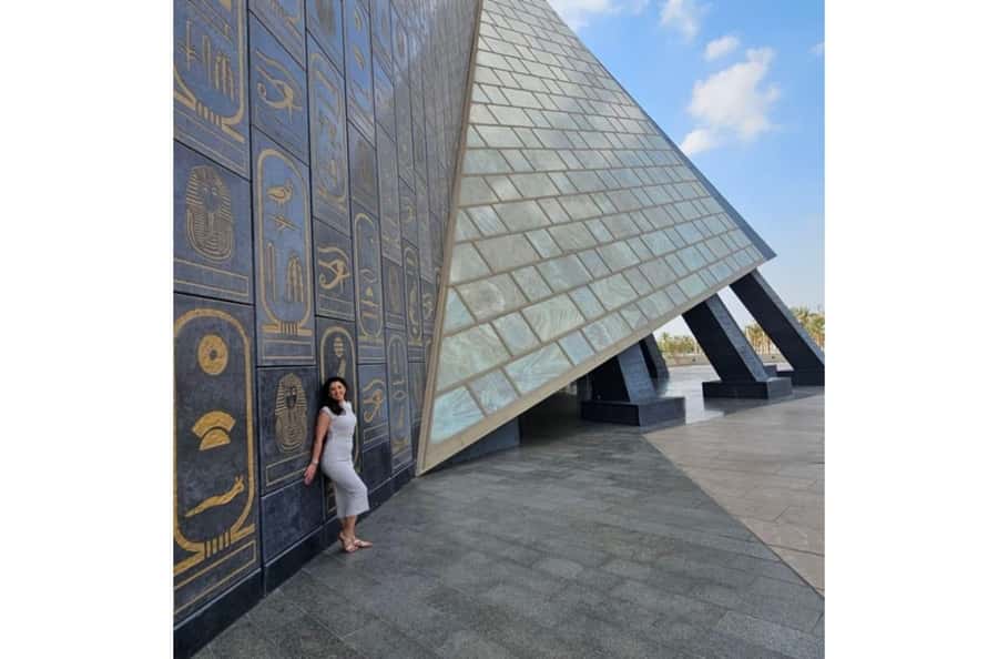 Cairo: Giza Pyramids & Grand Egyptian Museum Tour with Lunch - Lunch near Saqqara, with local food instead of a generic stop