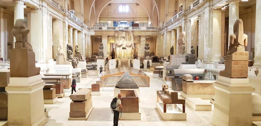 Cairo: Giza Pyramids, Museum & Tahrir Square Private Tour. - Inside the Egyptian Museum of Antiquities