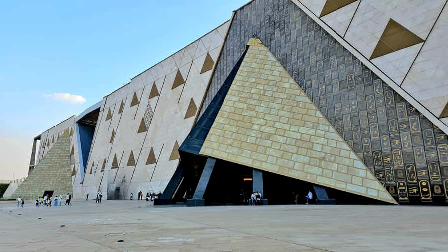 Cairo: Grand Egyptian Museum, Pyramids, Sphinx Tour & Lunch - The Grand Egyptian Museum for two focused hours