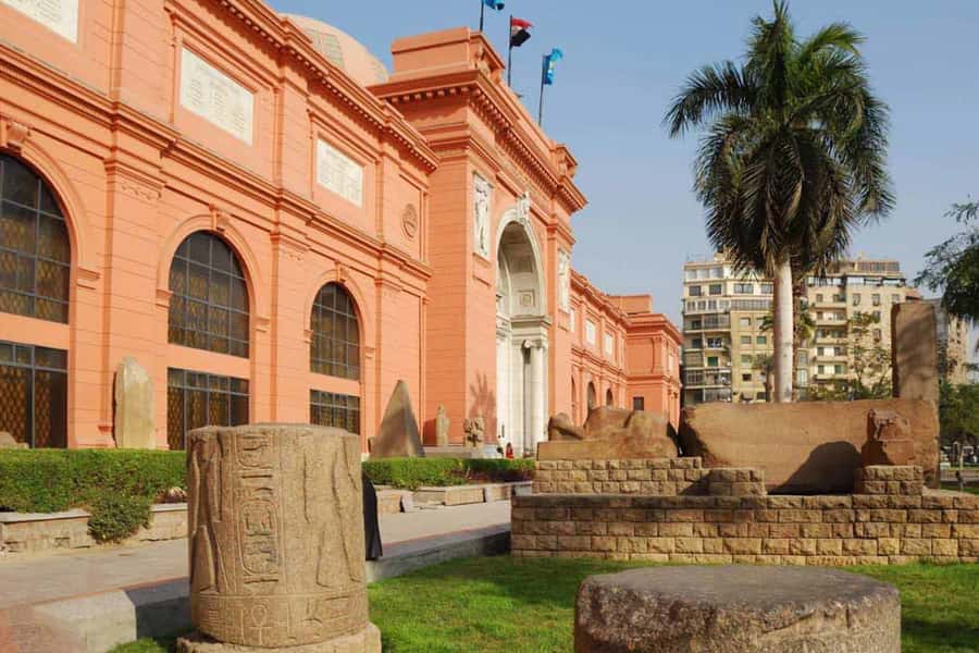 Cairo: Private Pyramids, Museum & Bazaar Tour with Lunch - Lunch gives the day a needed pause