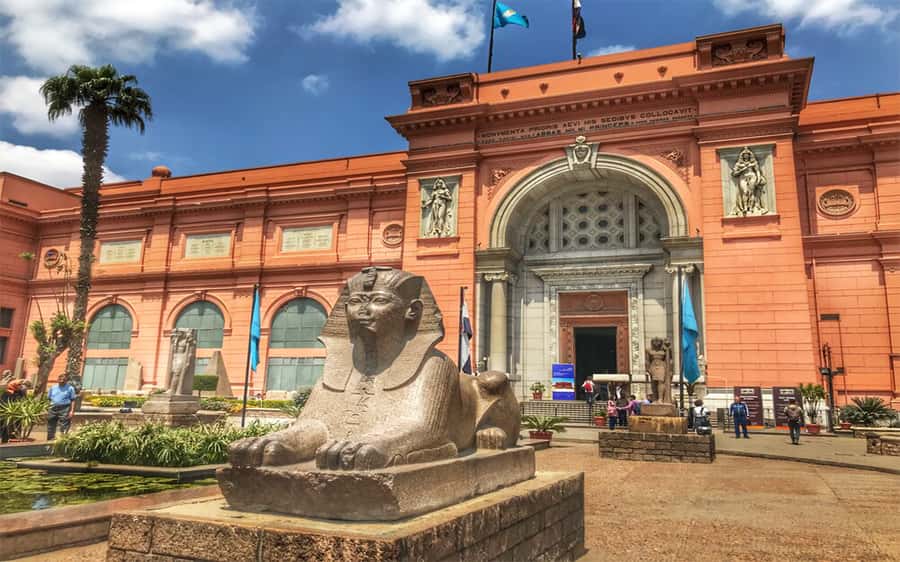 Cairo: Pyramids, Museum & Khan el-Khalili - Giza Pyramids: three ancient giants in one stop
