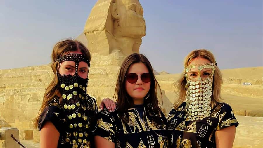 Cairo: Pyramids, Sphinx & Grand Egyptian Museum Private Tour - Lunch and the included shopping stop