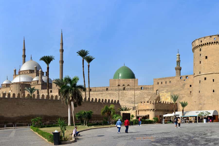 Cairo Tour To Egyptian Museum, Citadel & Khan Khalili Bazaar - Lunch and the value of a private car
