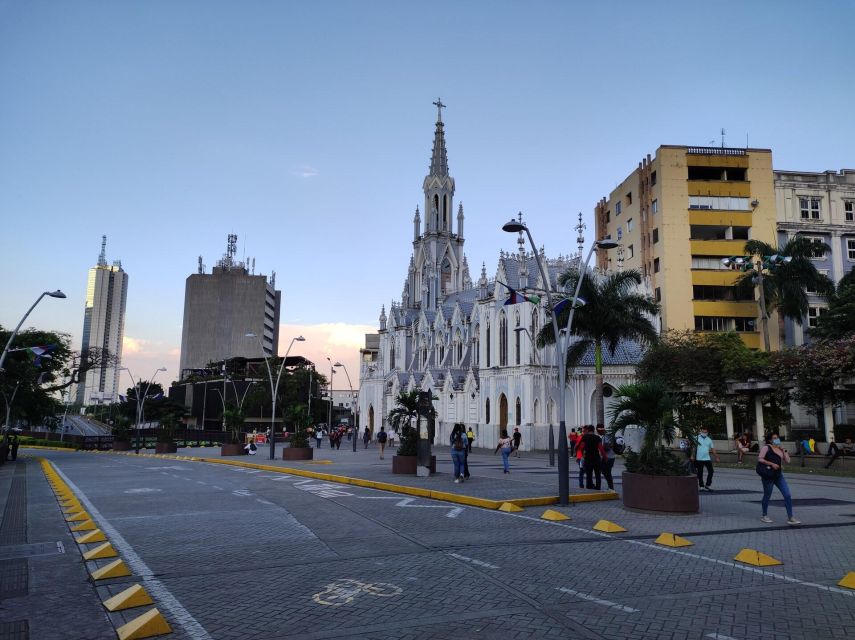 Cali: Cristo Rey, Tertulia Museum & Downtown Cali City Tour - Guide style and the value of a private group