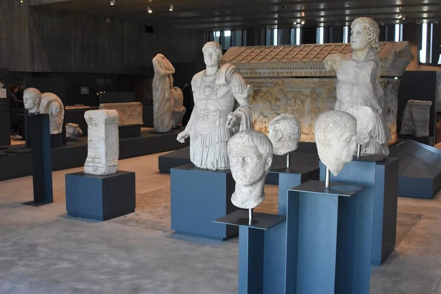 Canakkale: Full-Day Ancient Troy and Museum of Troy Tour - Walking Through Troy’s Nine Settlements