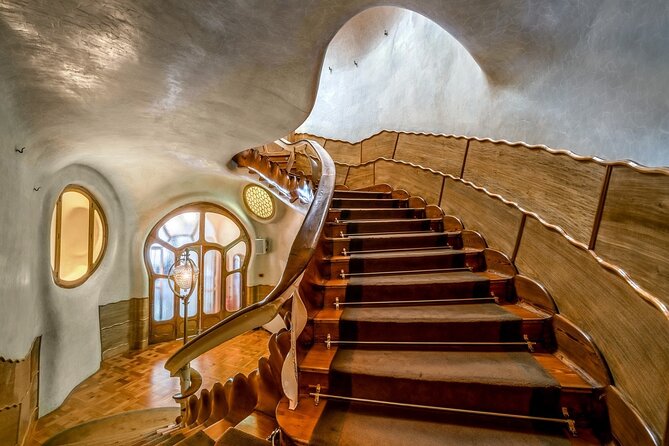 Casa Batllo Fast Track Tour with Optional White Rabbit Museum - White Rabbit: 30 minutes of Catalan culture
