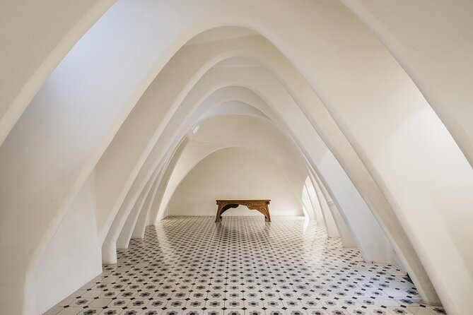 Casa Batllo Fast Track Tour with Optional White Rabbit Museum - The biggest issue: meeting points and tour reliability