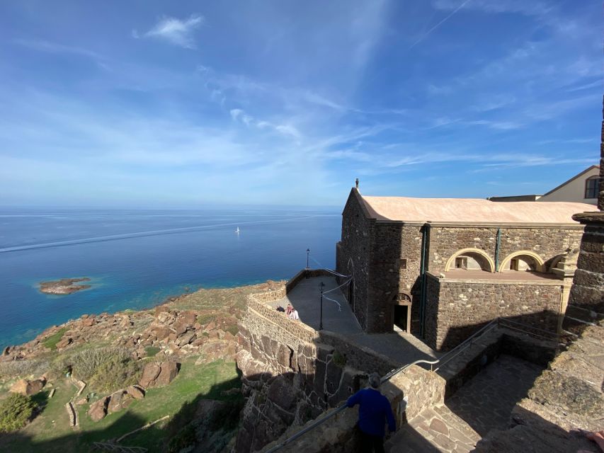 Castelsardo: Basket-Making Workshop and Museum Guided Tour - Who should book this Castelsardo experience?