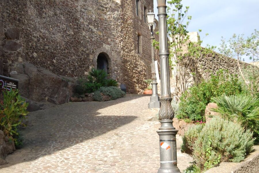 Castelsardo: Basket-Making Workshop and Museum Guided Tour - Language, weather, and practical planning