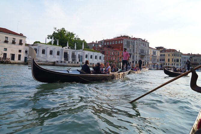 Charming Gondola Ride on the Grand Canal & Gondola Gallery™ - Seating, photos, and the shared-boat reality