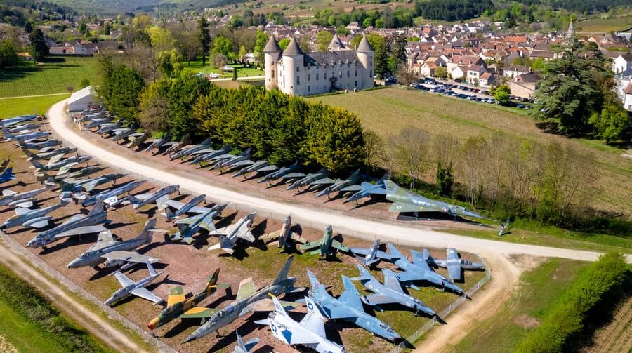 Check out the Château de Savigny museums: planes, cars, motorcycles... - Abarth prototypes and the appeal of racing design