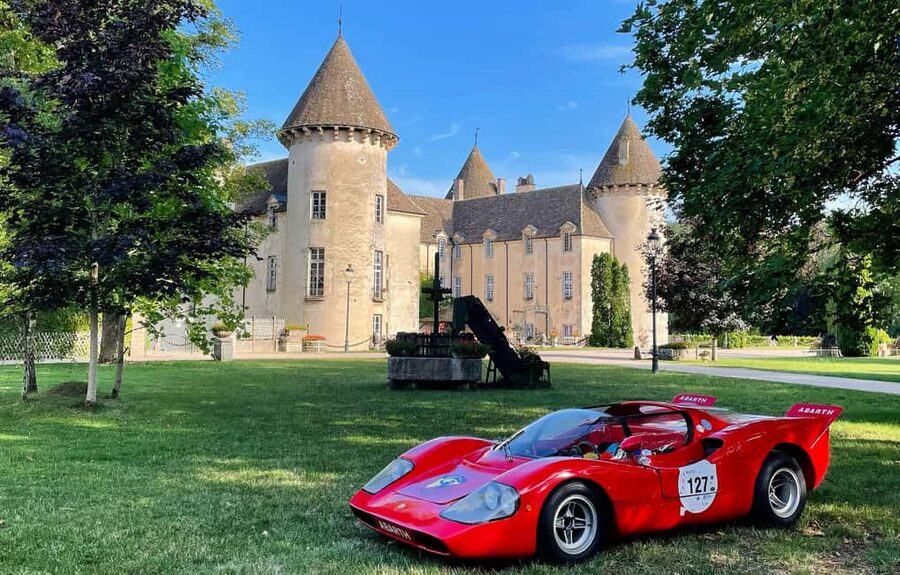 Check out the Château de Savigny museums: planes, cars, motorcycles... - The park and its hundred aircraft