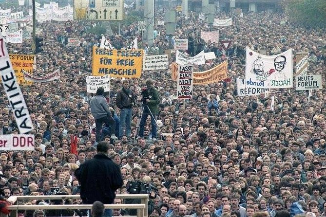 Cold War, Berlin Wall, Spies and the East Side Gallery - Why this tour works for understanding divided Berlin