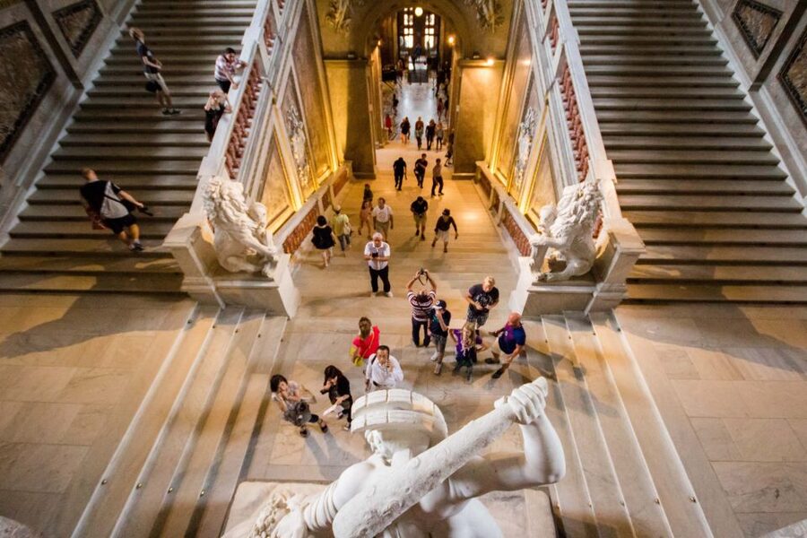 Combo Ticket: Kunsthistorisches Museum & Imperial Treasury - The Kunstkammer adds small objects and royal curiosities
