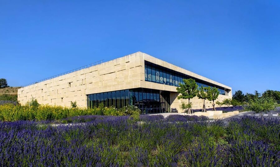 Confiserie du Roy René: gourmet guided tour of the calisson museum - Entering the Roy René museum on RN7