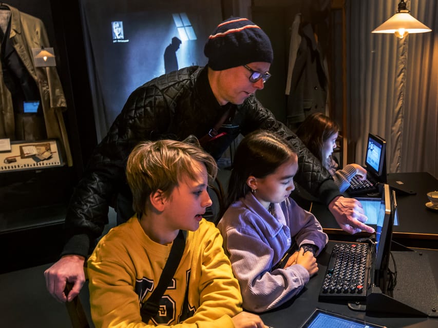 Copenhagen: The Museum of Danish Resistance Entrance Ticket - Try printing, listening, and codebreaking