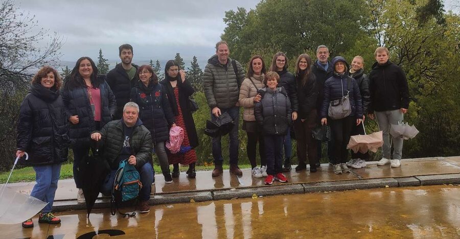 Cordoba: Medina Azahara Museum and Archaeological Site Tour - The five-minute shuttle connection