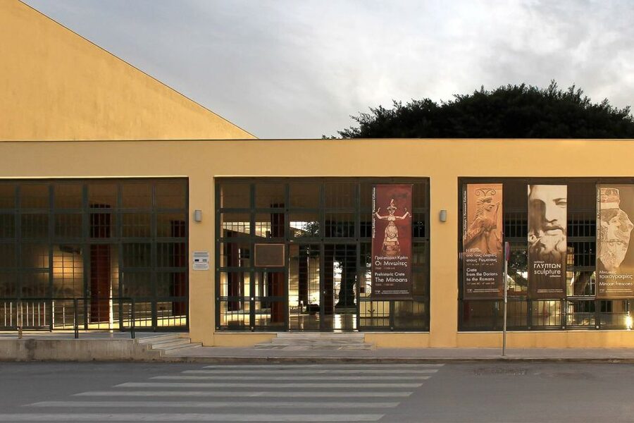Crete: Knossos Palace and Museum E-Tickets with Audio Guides - Timing, crowds, and the best order
