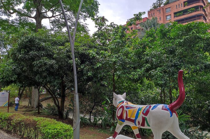 Cristo Rey, Tertulia Museum and Downtown Cali City Tour - Reading Cali through Plaza de Caicedo