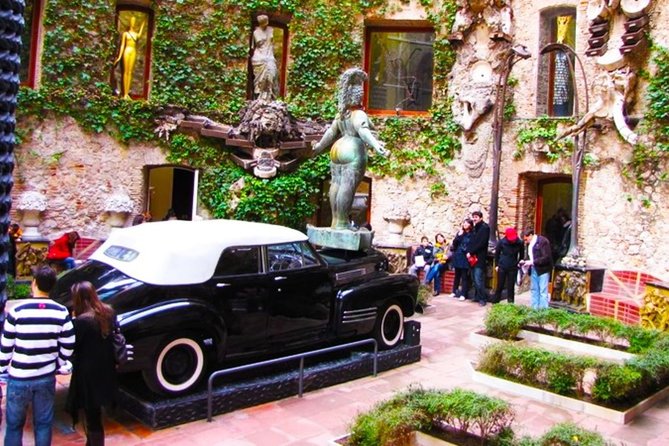 Dali Museum & Cadaques Small Group Tour with Hotel pick-up - What the small group is really like