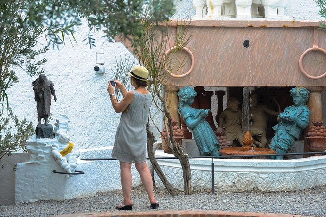 Dali Museum, Dali House & Cadaques Private Tour from Barcelona - What the private vehicle changes