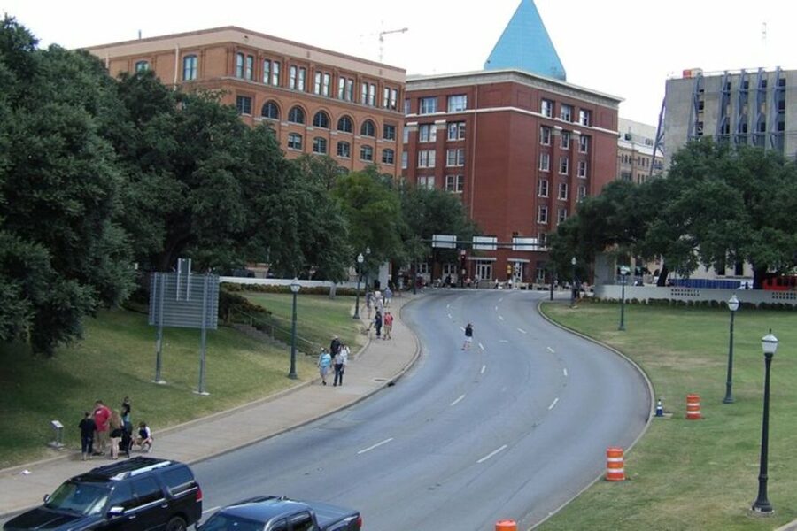 Dallas: 2-Hour JFK Assassination Tour without Museum - Key points at a glance