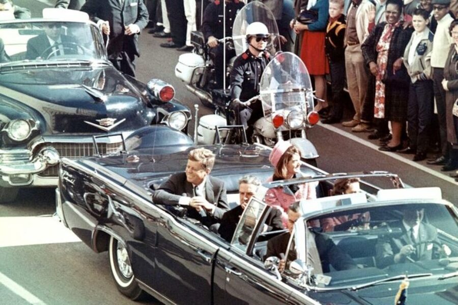 Dallas: 2-Hour JFK Assassination Tour without Museum - Starting beside the JFK Memorial