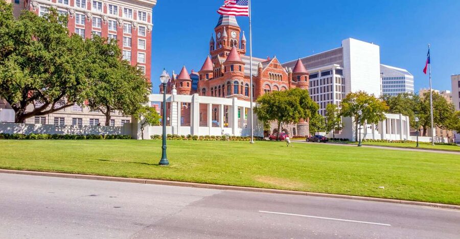 Dallas: JFK Assassination and Sixth Floor Museum Tour - Why this tour works best as a first visit to Dealey Plaza