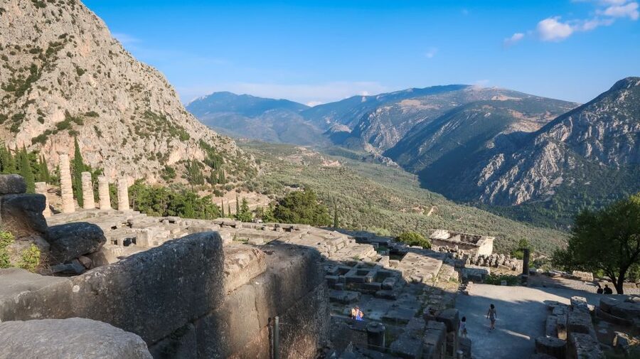 Delphi: Archaeological Site & Museum Ticket with Audio Tour - Why Delphi works best as a museum-to-mountain visit