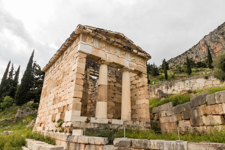 Delphi: Archaeological Site & Museum Ticket with Audio Tour - Following the audio route through the sanctuary