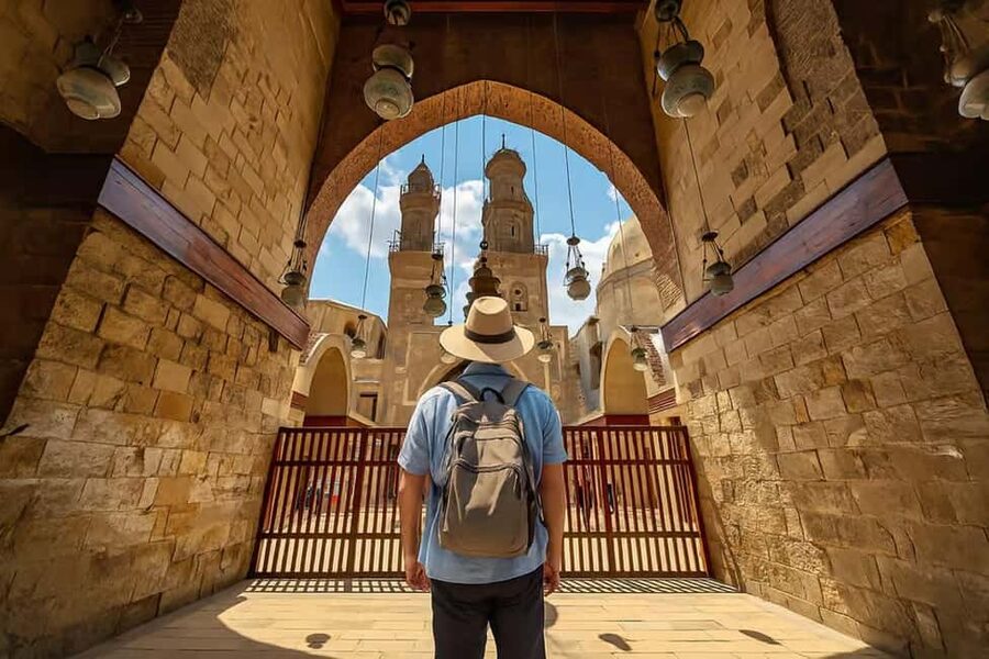 Discover Cairo: Pyramids, Museum & Sphinx Tour from Hurghada - Lunch, Nile option, and extra stops