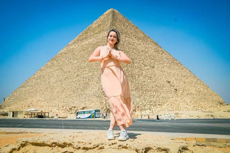 Discover Cairo: Pyramids, Museum & Sphinx Tour from Hurghada - The early ride from Hurghada