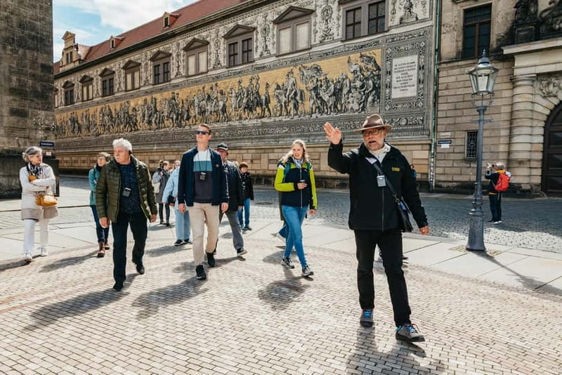 Dresden: Guided Walking Tour and Chocolate Museum Ticket - Entering the Chocolate Museum after the walk