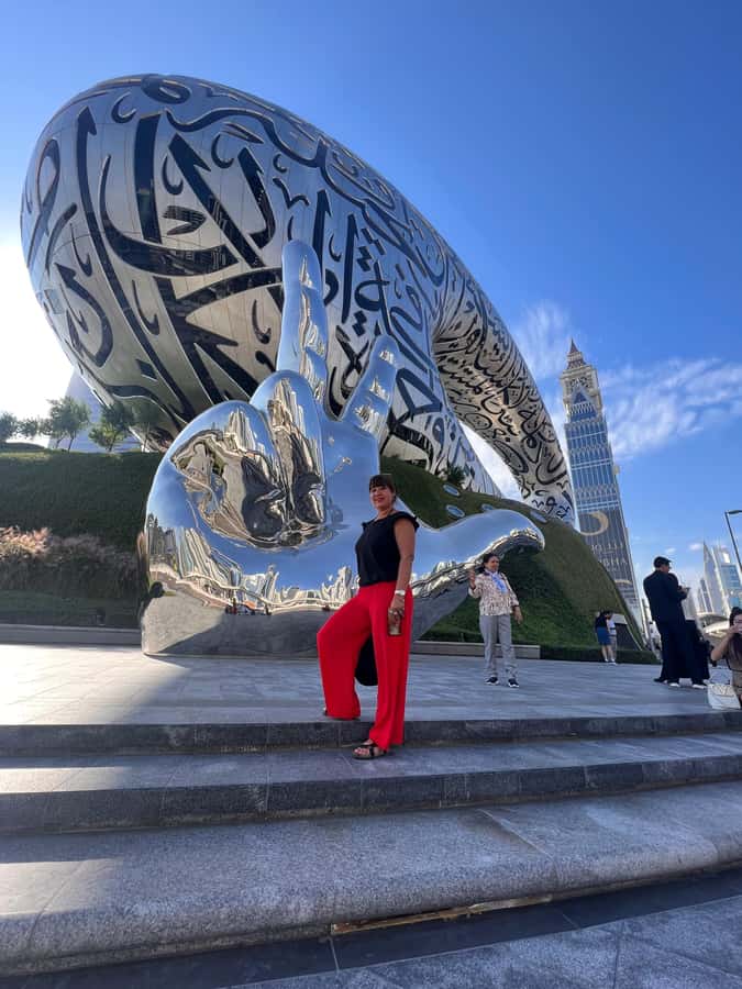 Dubai: Future Museum, Burj Al Arab, and Dubai Frame Tour - Guides who make the short schedule work