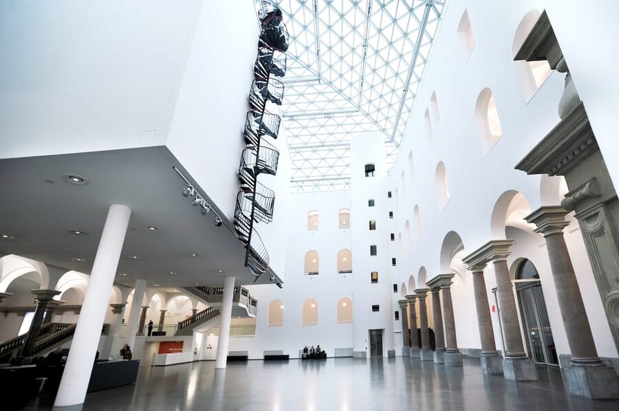 Düsseldorf: Art:walk museum pass - Walking the Art:walk from Ehrenhof to the Rhine