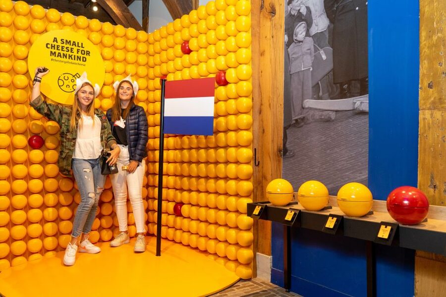 Edam: Edam Cheese Museum Entry Ticket - The cheese tasting at Henri Willig