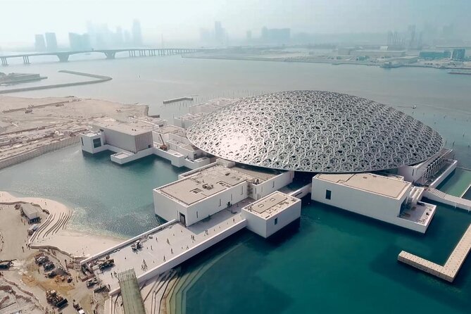 Entrance Ticket to the Louvre Museum in Abu Dhabi - Entering the museum-city beneath the dome