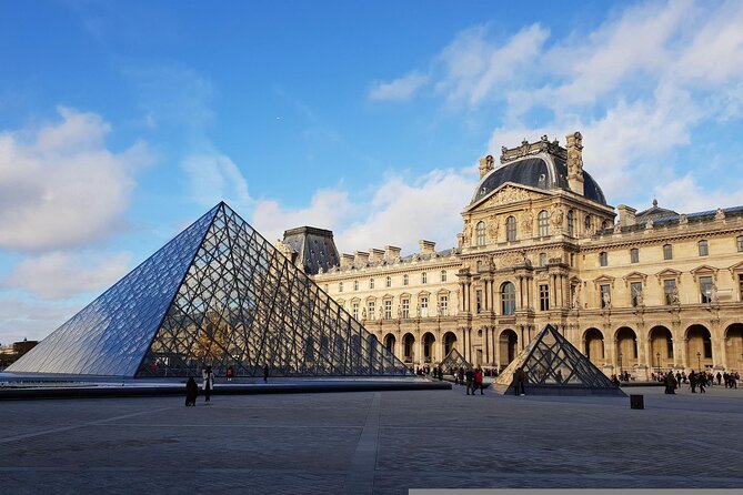 Entry ticket for the Louvre Museum in Paris - Three to five hours inside a huge museum