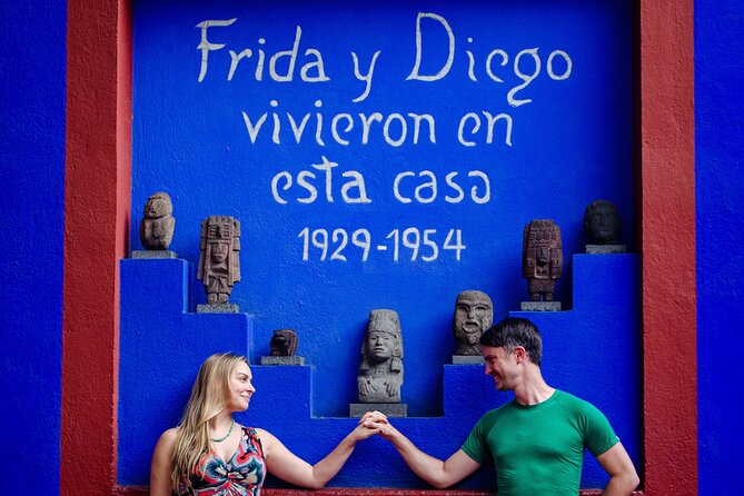 EXCLUSIVE TOUR Frida Kahlo Museum - SMALL GROUPS - Why Casa Azul is worth seeing with a guide