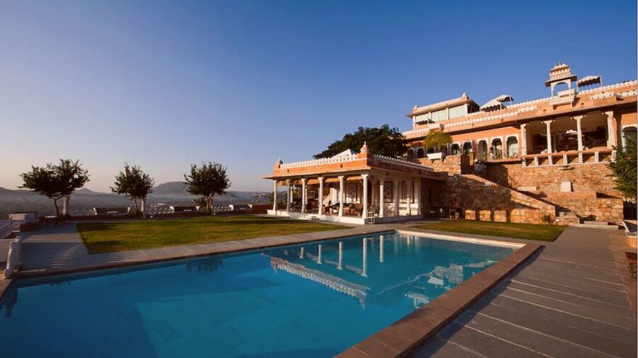 Experience Luxury: Private Museum, Vintage Car Ride - Who should book this experience
